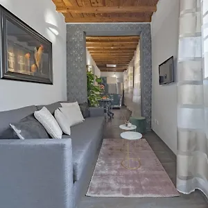 https://casa-gallo-florence.it-tuscanyhotel.com