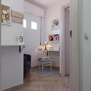 La Casa Di Cry , Cagliari Italia